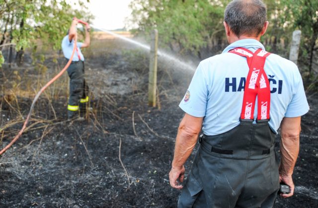 Hasiči vyhlásili v Popradskom okrese zvýšené nebezpečenstvo vzniku požiaru, platí aj zákaz opekania