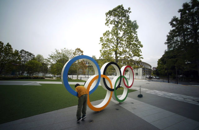 Odloženie olympiády môže stáť až tri miliardy dolárov, na nákladoch sa bude podieľať aj Japonsko