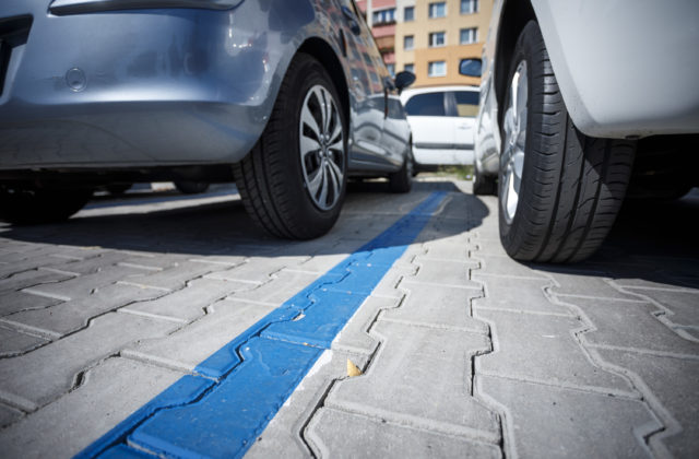 Petržalka opäť začína s kontrolou „modrých miest“, pravidlá parkovania vstúpili do platnosti