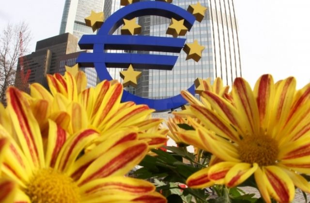 Prvá emisia dlhopisov v rámci financovania plánu obnovy priniesla Únii dvadsať miliárd eur