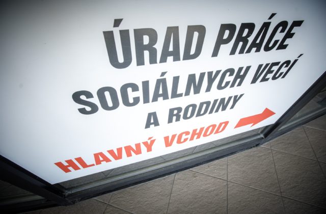 Nezamestnanosť na Slovensku stúpla štvrtý mesiac po sebe, najvýraznejšie v okrese Revúca