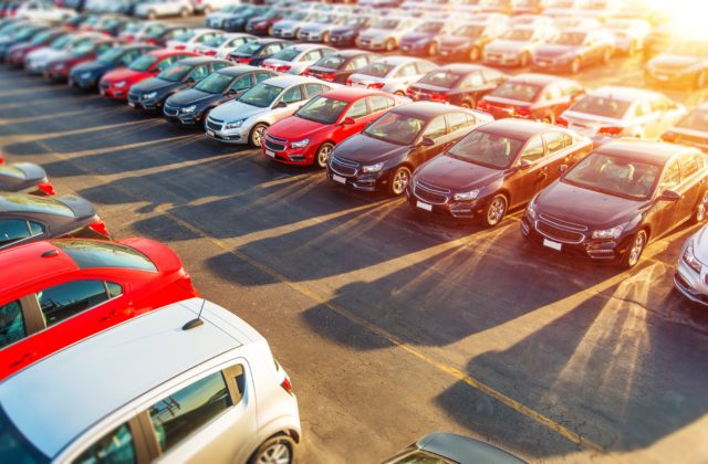 Štát pomôže predajcom áut, prezidentka Čaputová podpísala novelu zákona o prevádzke vozidiel