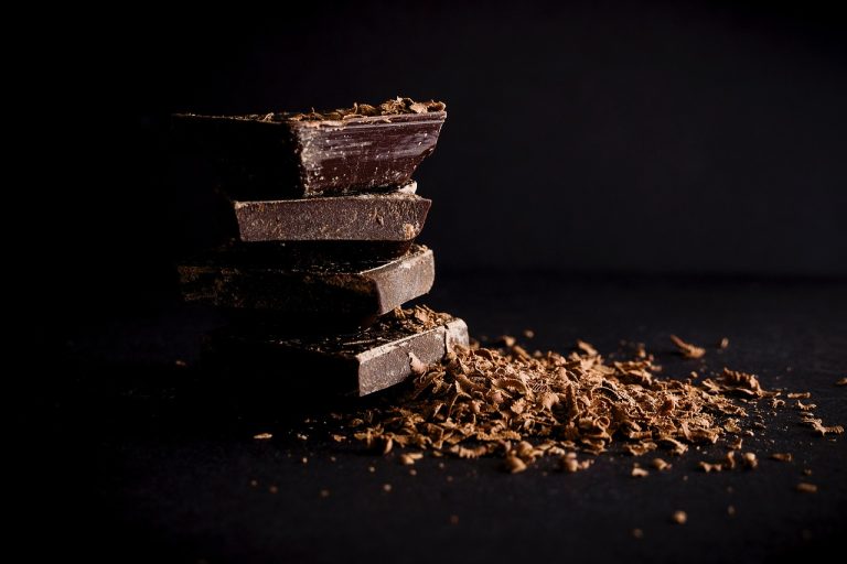 Viete, aký prínos má čokoláda pre zdravie a koľko kofeínu obsahuje?