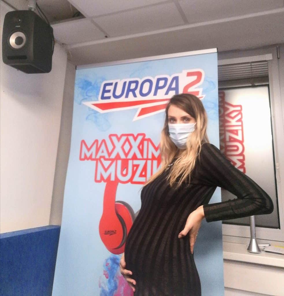 Speváčka Lea Danis pôsobí v rádiu Európa 2