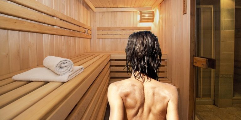 10 pozitívnych účinkov saunovania, číslo 4 poteší najmä ženy