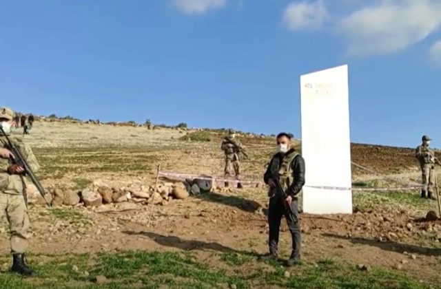 Záhadný monolit sa tentokrát objavil v Turecku, našli ho neďaleko kultúrneho dedičstva UNESCO (video)