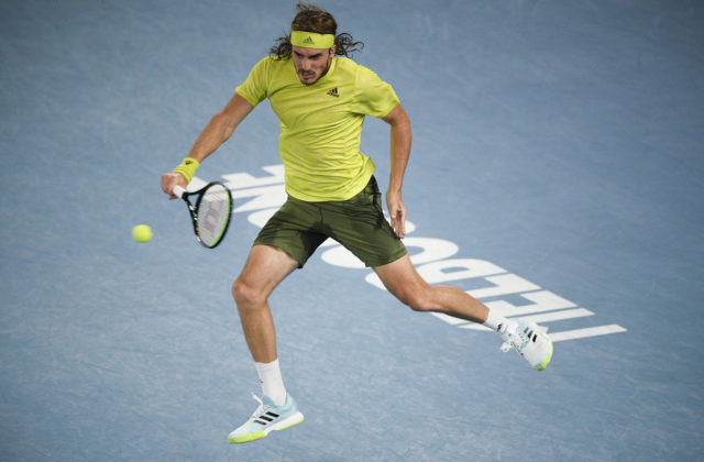 Tsitsipas senzačne otočil duel s Nadalom a zahrá si semifinále Australian Open (video)