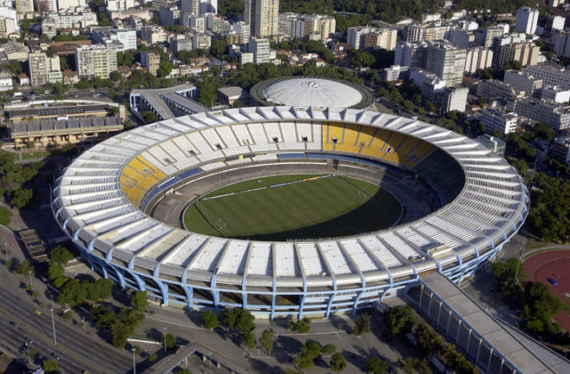 Najslávnejší futbalový štadión Maracana má nové meno, Pelé dostal darček k osemdesiatke