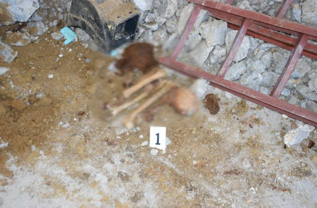 V Šahách pod pneuservisom našli pozostatky kostry človeka, policajti ich podrobia expertíznemu skúmaniu (foto)