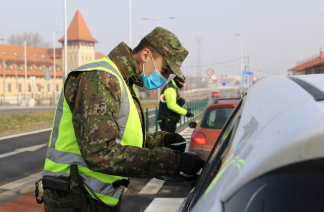 Zákaz vychádzania porušili tisíce Slovákov, polícia eviduje aj nenosenie rúška či otvorené prevádzky