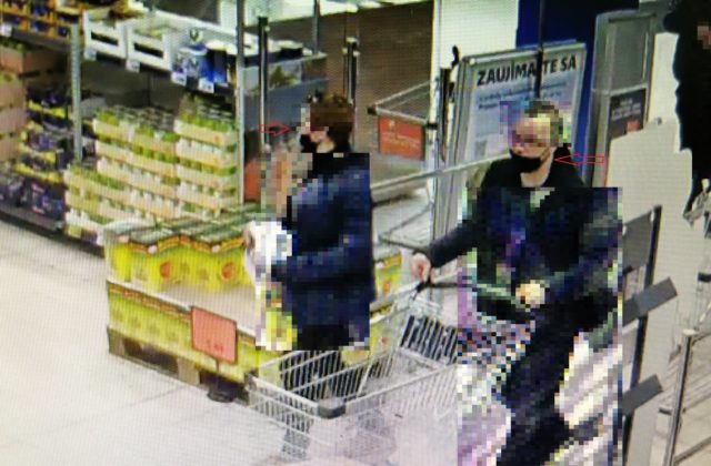 Policajt upozornil ženu v obchode na zle nasadené rúško, jej manžel na neho fyzicky zaútočil (foto)