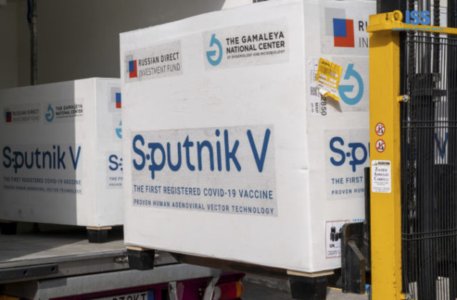 Zmluvu o nákupe vakcíny Sputnik V zverejnia v plnom rozsahu, povedal Lengvarský