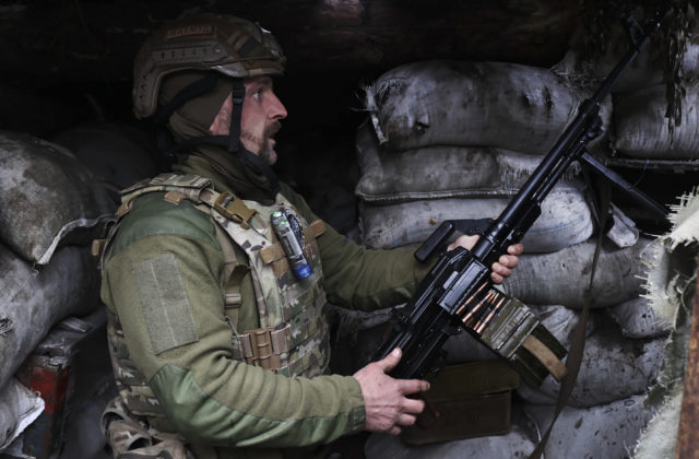 Ukrajina by mohla použiť na znovuzískanie povstaleckých regiónov silu, obáva sa Rusko
