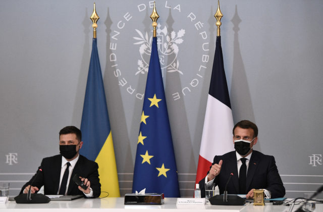 Francúzsko a Nemecko majú presvedčiť Ukrajinu, aby dodržiavala prímerie, očakáva Kremeľ