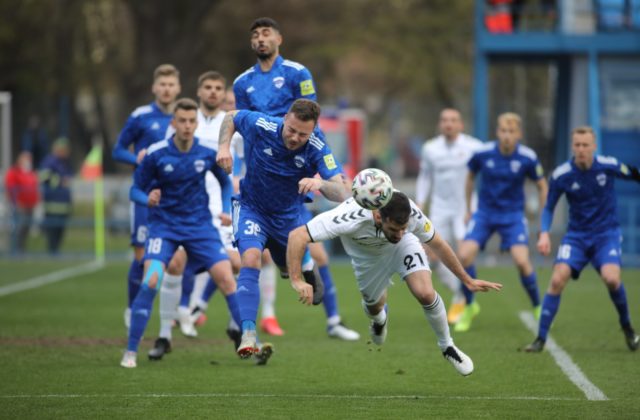 Futbalisti FC Nitra nevideli výplatu už niekoľko mesiacov, hrozia hromadnou výpoveďou