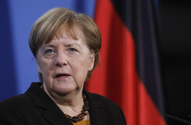 Európa sa pre delta variant nachádza na tenkom ľade, varuje kancelárka Merkelová