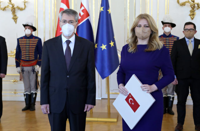 Čaputová prijala nových veľvyslancov Bulharska a Turecka, odovzdali jej poverovacie listiny