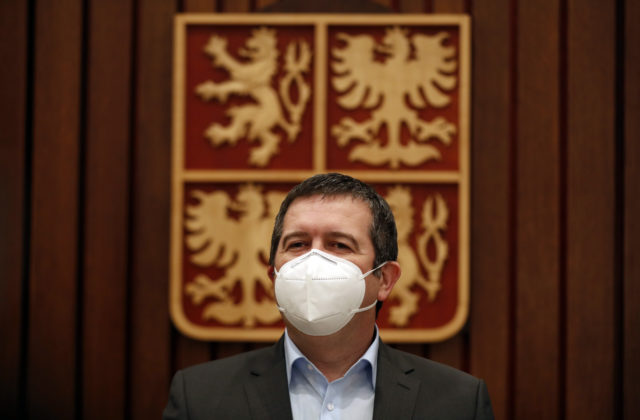Český minister Hamáček chcel údajne vymeniť Vrbětice za Sputnik, opozícia žiada jeho demisiu