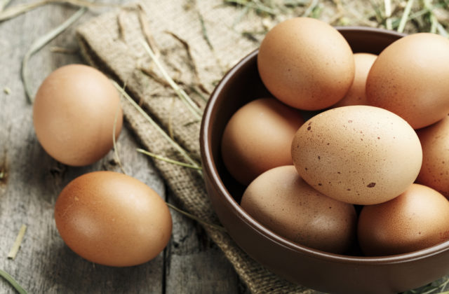 Pozor na lacné vajcia z dovozu! Sú spájané so škandálmi z minulosti