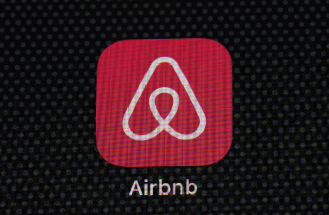 Spoločnosť Airbnb si v prvom kvartáli tohto roka pripísala viac ako trojnásobnú stratu