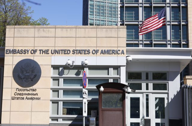 Americká ambasáda v Moskve vyzvala občanov USA, aby okamžite opustili Rusko