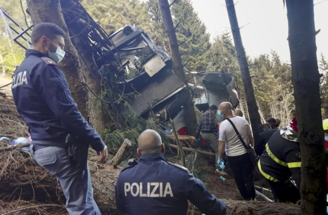 Pre pád talianskej lanovky zatkli troch ľudí, na núdzovú brzdu úmyselne namontovali svorku