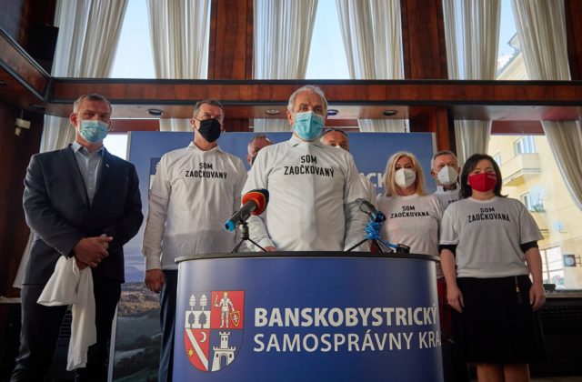 Politické strany v Banskobystrickom kraji prijali spoločné vyhlásenie, vyzvali ľudí k očkovaniu proti COVID-19 (video)