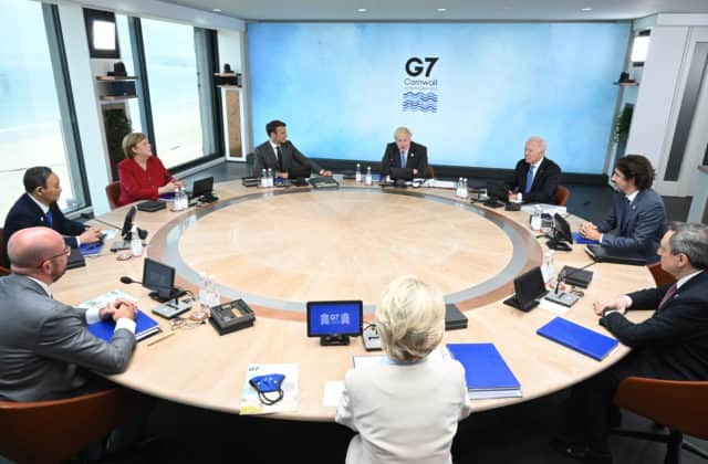 Lídri G7 sľúbili férovejšiu globálnu ekonomiku, darujú miliardu očkovacích látok