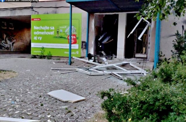 Úraduje na Slovensku bankomatová mafia? V Šoporni jeden vybuchol a dva ďalšie boli poškodené (foto)