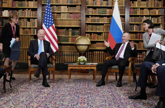 Rokovania medzi USA a Ruskom nebudú podľa Putinovho hovorcu ľahké, prediskutujú konflikty či pandémiu