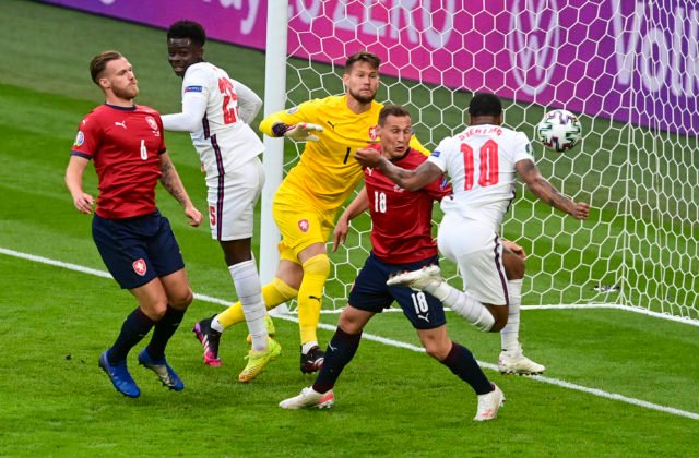 ME vo futbale 2020 (D-skupina): Angličania zdolali Čechov, triumf im zaručil Sterlingov gól (foto)