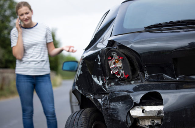 Porušujú poisťovne zákony pri dopravných nehodách? Poistná asociácia odmieta vyjadrenia asistenčnej firmy