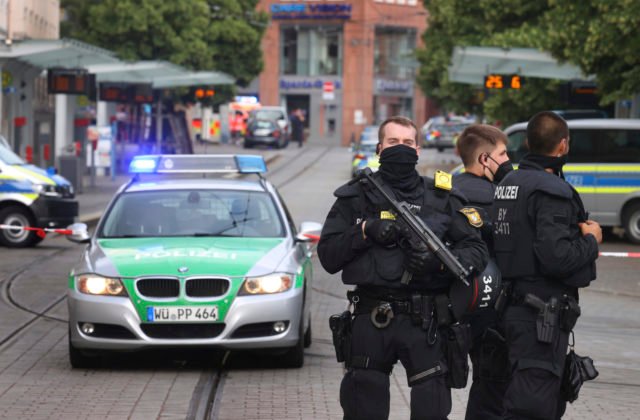 Útočník pobodal v nemeckom meste Würzburg niekoľko ľudí, hlásia mŕtvych aj zranených