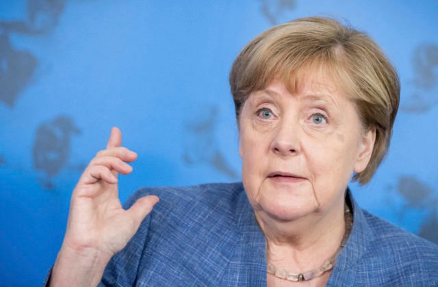 Merkelová ostro odsúdila vojenský útok Ruska voči Ukrajine, žiadne ospravedlnenie na to neexistuje