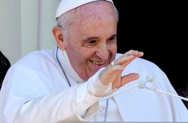 Pápeža Františka už zrejme prepustili z nemocnice, bude sa zotavovať niekoľko týždňov