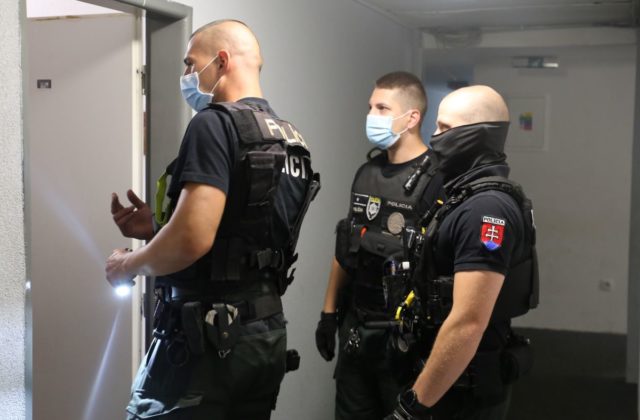 Policajti zasahujú v Piešťanoch i Myjave proti nelegálnemu pobytu cudzincov