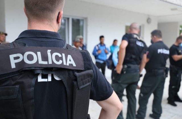 Ministerstvo vnútra zháňa pre policajtov zásahové vesty, celkové náklady sa pohybujú v tisíckach eur
