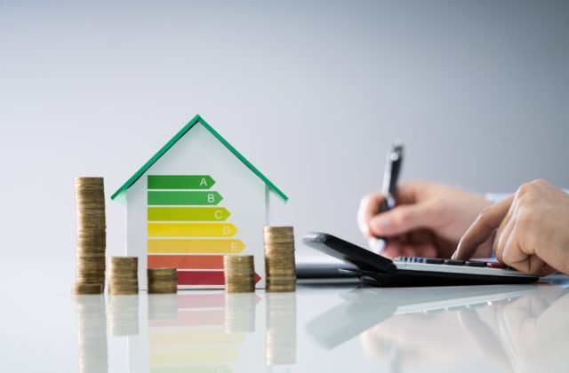 Až 77 % odborníkov tvrdí, že ľuďom nezáleží na energetickej úspore domu, hlavne, aby bol lacný
