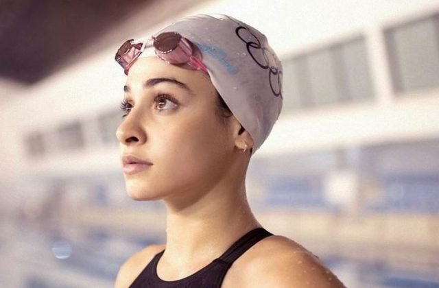Sýrska plavkyňa prešla pešo Turecko a hodiny tlačila k brehu deravý čln, napriek koncu na olympiáde patrí k šampiónom