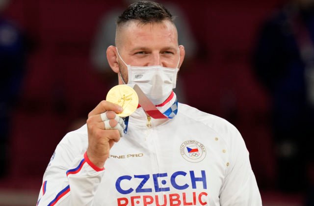 Džudista Krpálek dokázal na olympiáde v Tokiu nemožné. Obhájil zlato, ale vo vyššej váhe