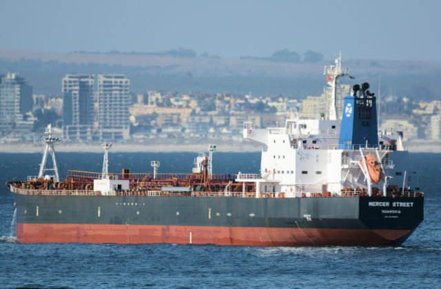 Okolnosti útoku na tanker v Arabskom mori sú nejasné, izraelský minister však obviňuje Irán