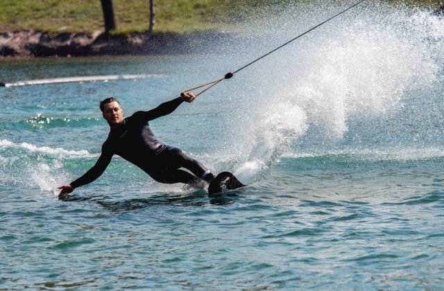 Vaško ml. utvoril nový svetový rekord v akrobatickej jazde vo vodnom lyžovaní, úspechy žnel aj v skokoch (video)