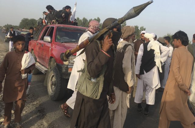 Triumf Talibanu podľa šéfa britskej MI5 zvyšuje teroristické hrozby, extrémistom dodal odvahu
