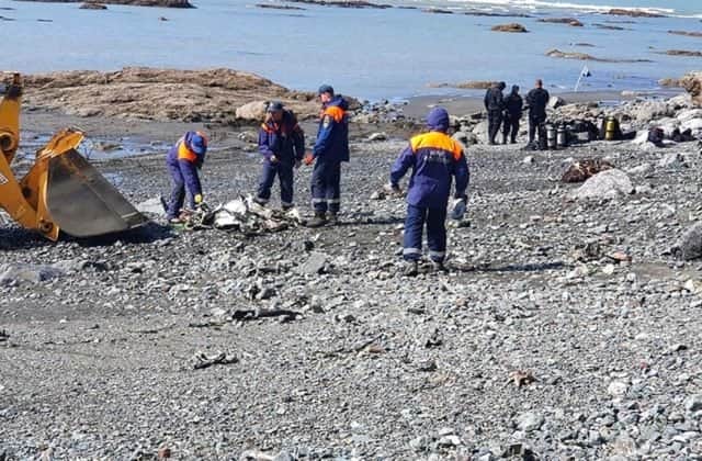 Ruskí záchranári našli telá ôsmich obetí havárie vrtuľníka na Kamčatke, niektoré sa už podarilo vytiahnuť