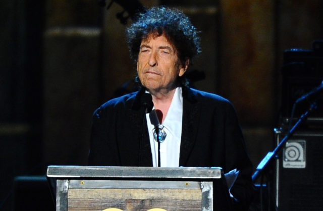 Bob Dylan čelí obvineniu zo sexuálneho zneužitia, zločinu sa mal dopustiť na 12-ročnom dievčati