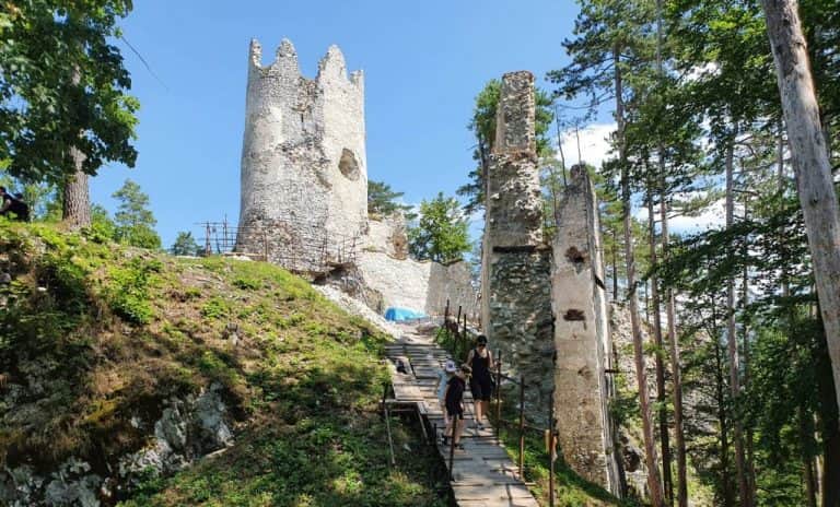 Tip na výlet: Poznáte Gaderskú dolinu a hrad Blatnica?