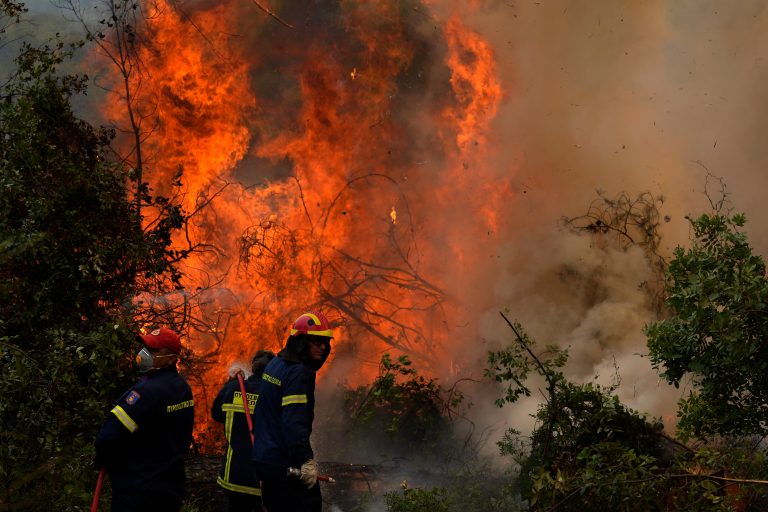 Španielsko bojuje s rozsiahlymi lesnými požiarmi, minister González v nich vidí prácu podpaľačov