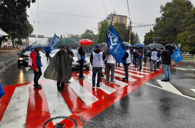 Odborári budú protestovať v Poprade, nepáči sa im zmrazenie mzdových príplatkov