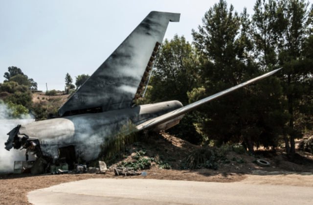 Aká je príčina pádu lietadla pri Chabarovsku? Pátracie tímy našli trosky, osud posádky je však neznámy