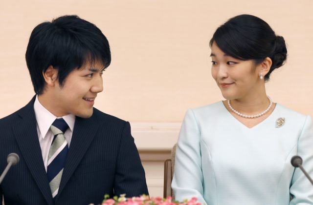 Japonská princezná Mako sa vydá za svojho neurodzeného snúbenca, banket sa konať nebude